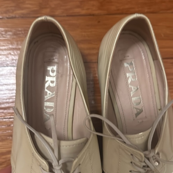Prada patent leather oxfords - Picture 2 of 5